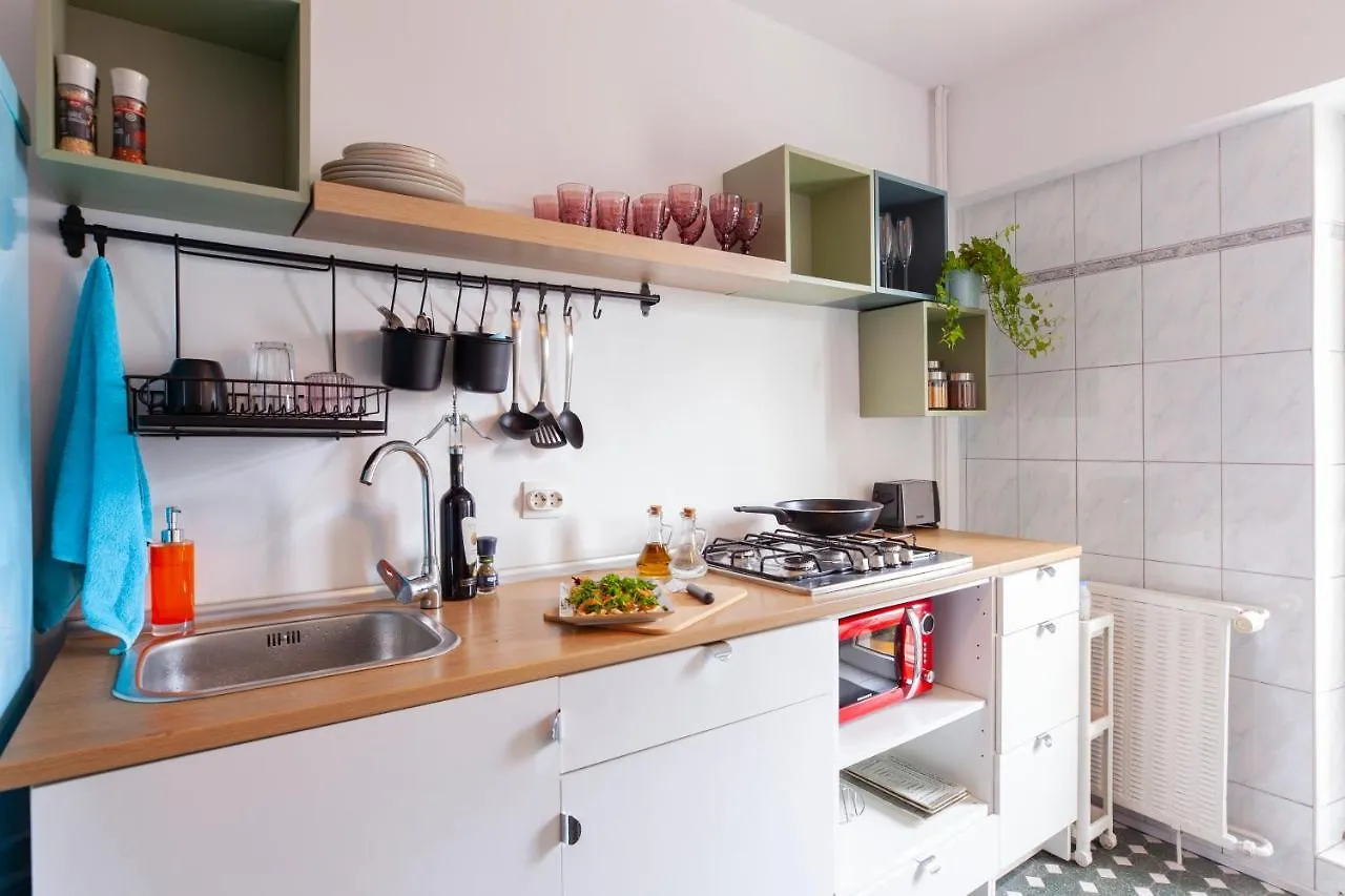 13 Septembrie Apt, Near Marriott Bucureşti 0*,  România