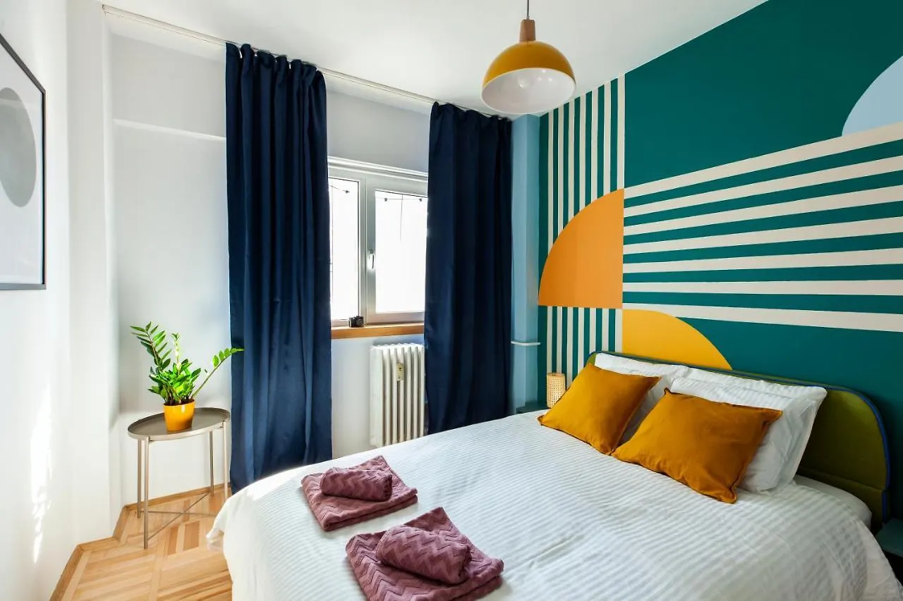13 Septembrie Apt, Near Marriott Bucureşti Apartament